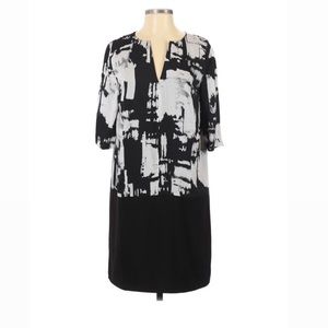 DKNY Black and White Pattern V-Neck  Woman’s Shift Dress NWT Women’s sz S